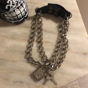 Metal lock and key choker